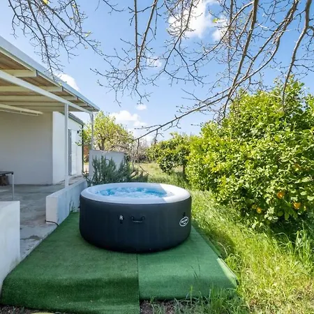 Cifali Con Jacuzzi - Комизо